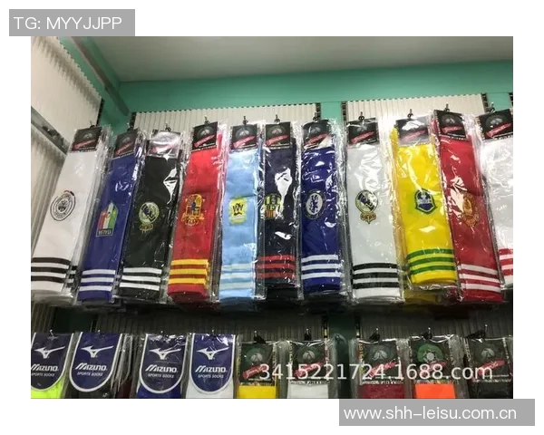 足球装备选购指南:如何选择适合你的高性能球袜 足球装备选购指南:如何选择适合你的高性能球袜